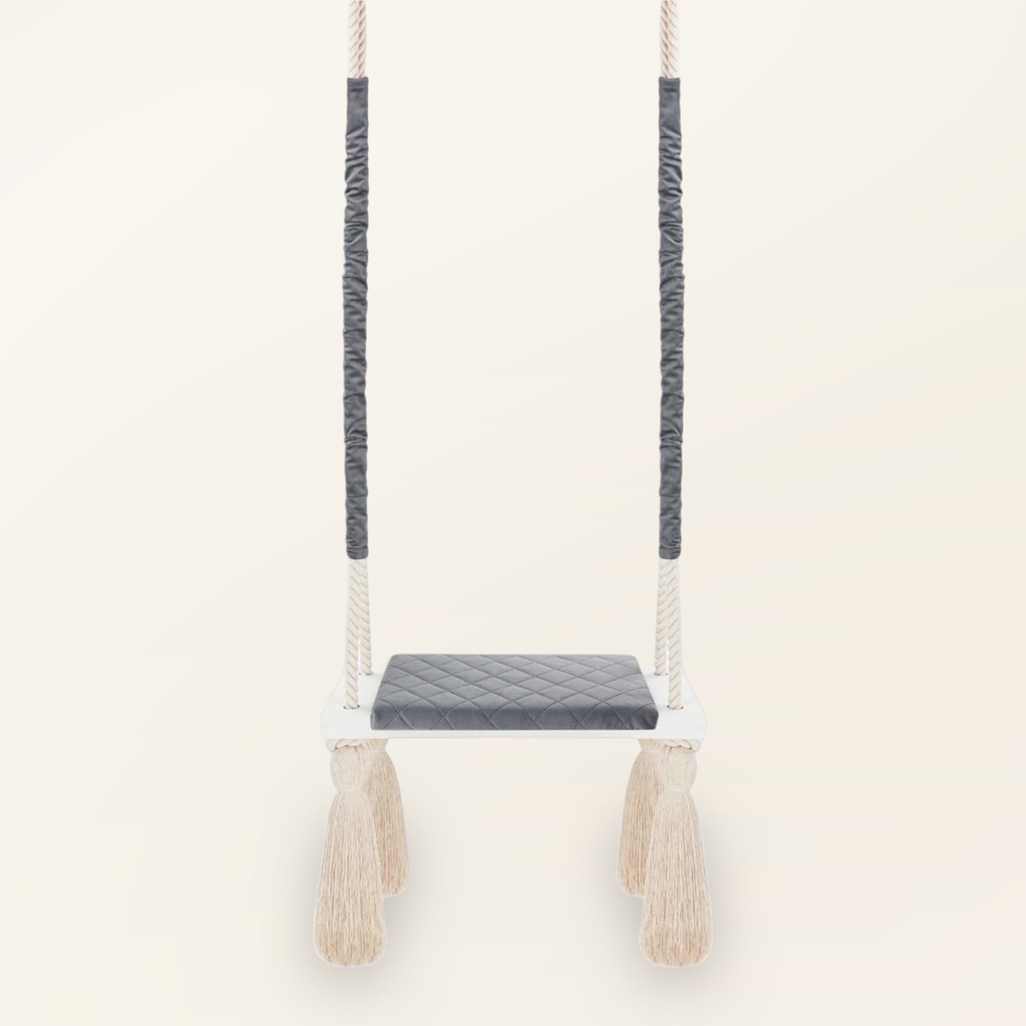 Balançoire enfant planche bois et velours gris foncé, vue de face avec coussin d'assise matelassé